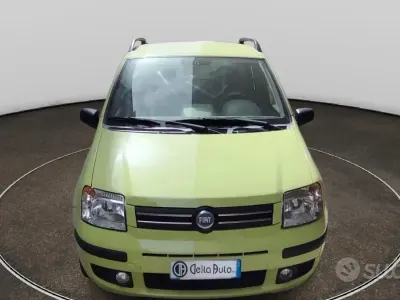 Usata Fiat Panda Emotion 60 CV (44 kW) 2004 Giallo Utilitaria