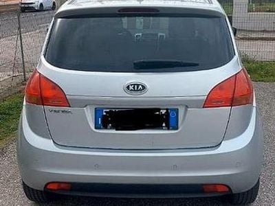 Usata Kia Venga 77 CV (56 kW) 2011 Grigio Utilitaria