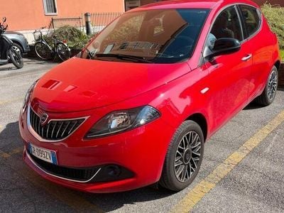 Usata Lancia Ypsilon 69 CV (50 kW) 2023 Rosso Utilitaria