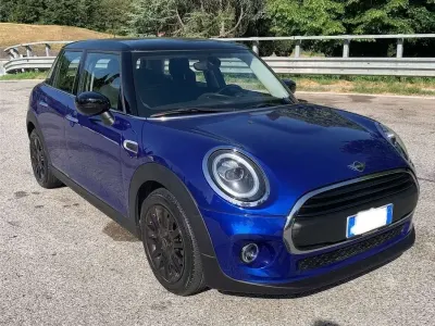 Usata Mini ONE 102 CV (75 kW) 2019 Blu/azzurro Utilitaria