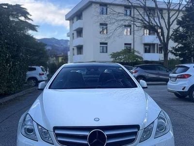 Usata Mercedes E220 Avantgarde 170 CV (125 kW) 2011 Bianco Coupé