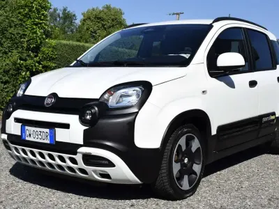 Usado Fiat Panda Cross Cross 69 HP (50 kW) 2024 Branco Citadino