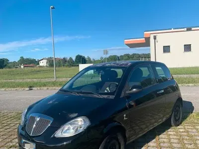 Usata Lancia Ypsilon 69 CV (50 kW) 2007 Nero Utilitaria