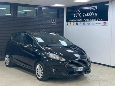Usata Ford Fiesta 80 CV (58 kW) 2013 Nero Utilitaria