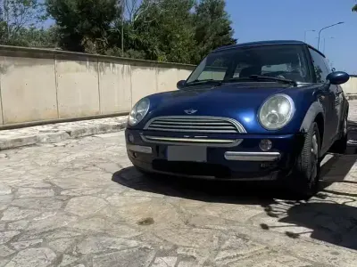 Begagnad Mini Cooper 90 HK (66 kW) 2004 Blå Halvkombi