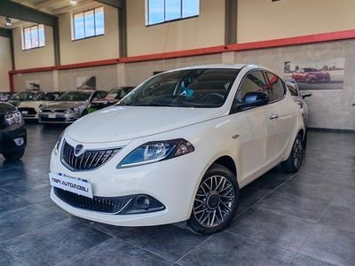 Usata Lancia Ypsilon Gold 69 CV (50 kW) 2022 Bianco Utilitaria