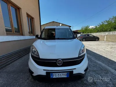 Usata Fiat Doblò Pop 105 CV (77 kW) 2017 Bianco Monovolume