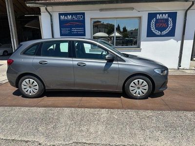 Käytetty Mercedes B200 Executive 150 HP (110 kW) 2019 Harmaa Tila-auto