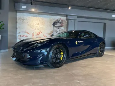 Usata Ferrari 812 795 CV (584 kW) 2018 Blu pozzi Coupé