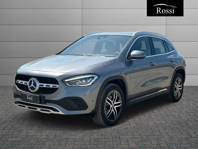 Käytetty Mercedes GLA180 116 HP (85 kW) 2020 Harmaa Katumaasturi