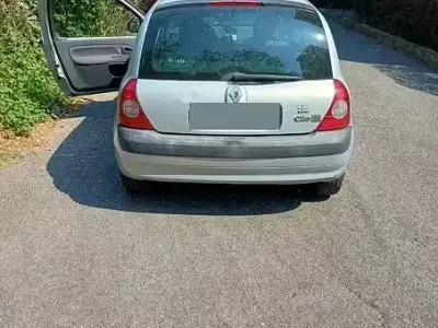 Usata Renault Clio II 58 CV (42 kW) 2004 Grigio Berlina