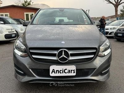 Usata Mercedes B180 109 CV (80 kW) 2016 Grigio Monovolume