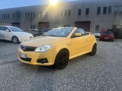 Usata Opel Tigra Sport 125 CV (91 kW) 2006 Giallo Cabrio
