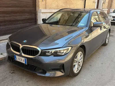 Usata BMW 318 Advantage 150 CV (110 kW) 2022 Grigio Station wagon
