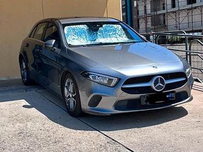 Usata Mercedes A180 116 CV (85 kW) 2019 Grigio Berlina