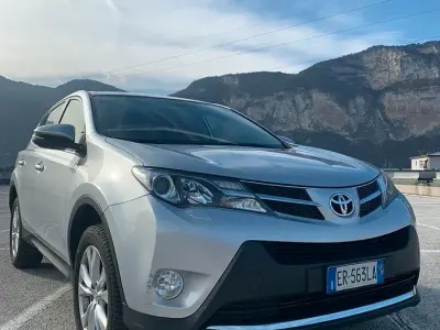 Usata Toyota RAV4 150 CV (110 kW) 2013 Grigio SUV