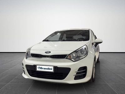 Begagnad Kia Rio Active 86 HK (63 kW) 2016 Vit Halvkombi