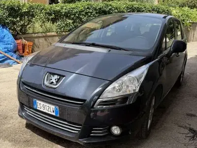 Usata Peugeot 5008 Active 114 CV (83 kW) 2013 Monovolume