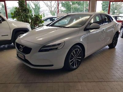 Gebraucht Volvo V40 Business Edition 120 PS (88 kW) 2019 Weiß Limousine