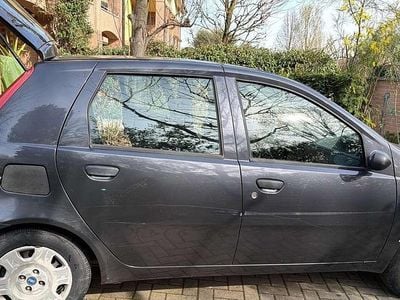 Usata Fiat Punto Dynamic 60 CV (44 kW) 2004 Grigio Utilitaria