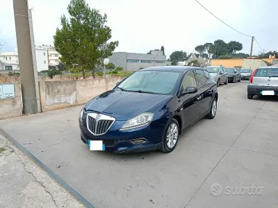 Usado Lancia Delta 120 CV (88 kW) 2008 Azul Utilitario