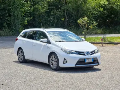 Second-hand Toyota Auris Touring Sports Active 99 CP (72 kW) 2015 Alb Break