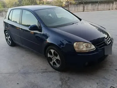 Usata VW Golf V 105 CV (77 kW) 2007 Berlina