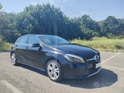 Usata Mercedes A180 109 CV (80 kW) 2017 Nero Utilitaria