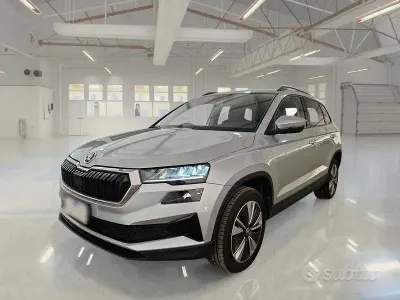 Usata Skoda Karoq Executive 115 CV (84 kW) 2022 Grigio SUV