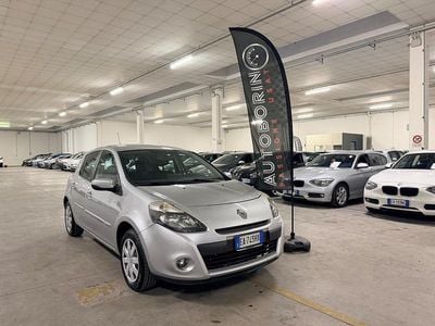 Usata Renault Clio II Dynamique 58 CV (42 kW) 2010 Grigio Berlina