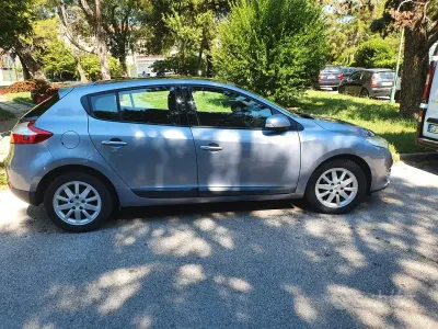 Usata Renault Mégane III 130 CV (95 kW) 2009 Grigio Berlina