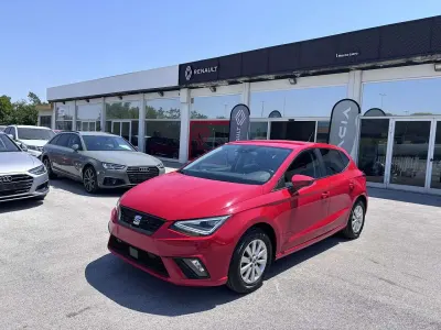 Usata Seat Ibiza Style 90 CV (66 kW) 2023 Rosso Utilitaria