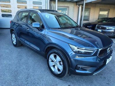 Usata Volvo XC40 Momentum 163 CV (119 kW) 2021 Blu/azzurro SUV