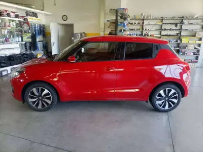 Usata Suzuki Swift 90 CV (66 kW) 2020 Rosso Utilitaria