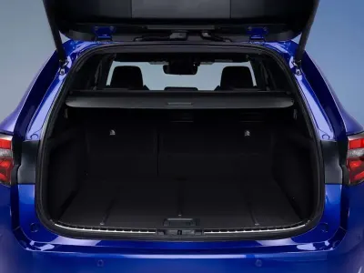 Nuova Toyota Corolla Active 140 CV (102 kW) 2025 Argento Station wagon