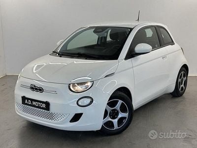 Usata Fiat 500e Passion 42 kW (58 CV) 2021 Vari colori Berlina