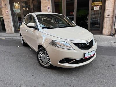 Usata Lancia Ypsilon S 95 CV (69 kW) 2016 Bianco Utilitaria
