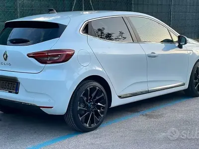 Usata Renault Clio V Intens 90 CV (66 kW) 2022 Bianco Berlina