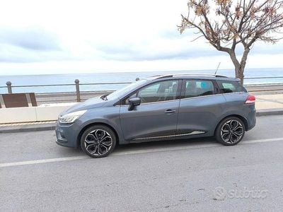 Usata Renault Clio GrandTour 90 CV (66 kW) 2016 Grigio Station wagon