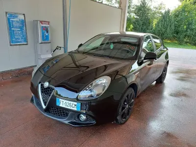 Usata Alfa Romeo Giulietta Tech Edition 120 CV (88 kW) 2019 Nero Utilitaria