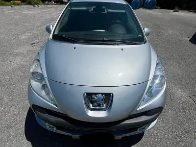 Usata Peugeot 207 120 CV (88 kW) 2010 Grigio Berlina