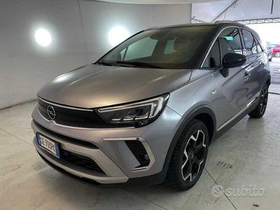 Usata Opel Crossland Ultimate 120 CV (88 kW) 2021 Grigio aluminio SUV
