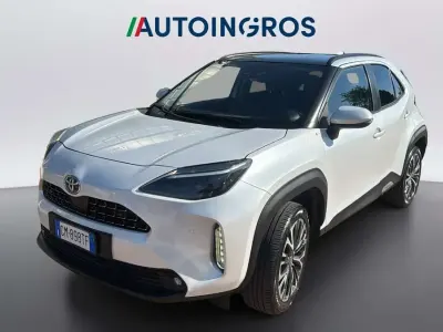 Usata Toyota Yaris Cross Lounge 92 CV (67 kW) 2023 Bianco SUV