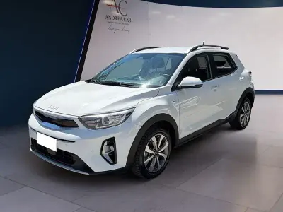 Usata Kia Stonic GT-Line 100 CV (73 kW) 2022 Bianco SUV