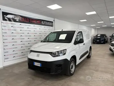 Usata Fiat Doblò 101 CV (74 kW) 2024 Bianco Monovolume