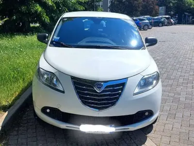 Usata Lancia Ypsilon Silver 69 CV (50 kW) 2013 Bianco Utilitaria
