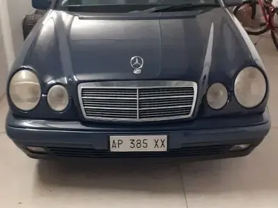Usata Mercedes E250 150 CV (110 kW) 1997 Bluazzurro Station wagon