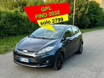 Usata Ford Fiesta 92 CV (67 kW) 2010 Nero Berlina