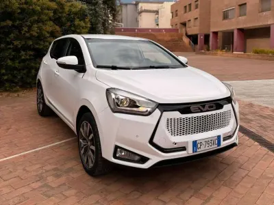 Usata EVO Evo 3 107 CV (78 kW) 2023 White peral SUV