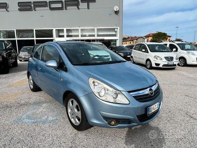 usata Opel Corsa 1.2 metano cosmo